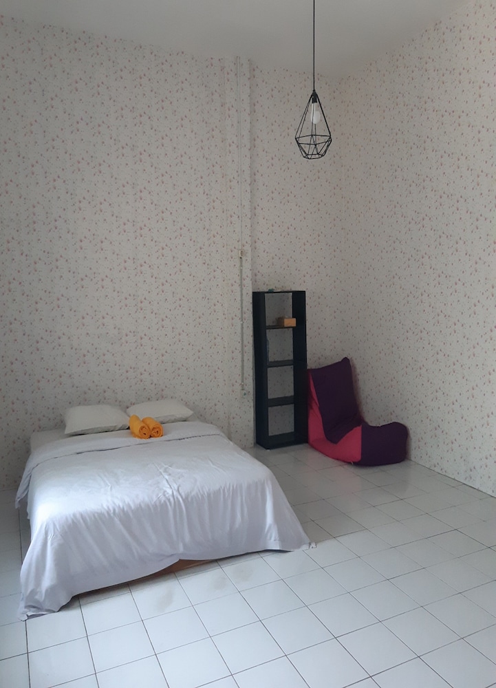Ndalem Diajeng Homestay 9/25