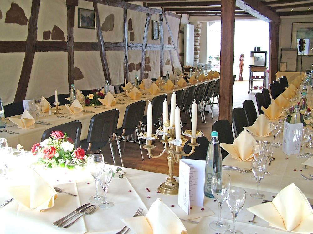 UNO Hotel Posthof Saarlouis 33/42
