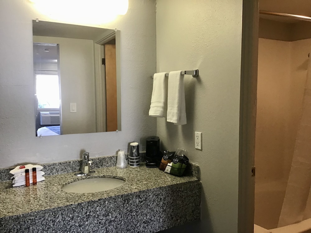 Travelodge Inn & Suites by Wyndham Missoula University Park 7/28