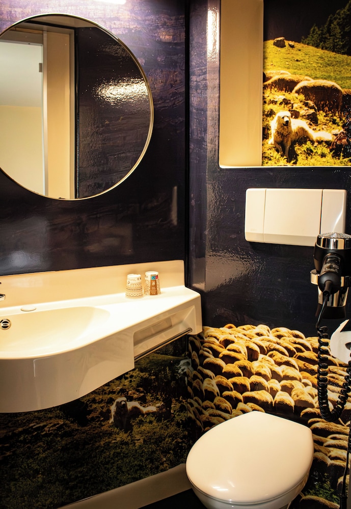 Hotel les Genets 50/50