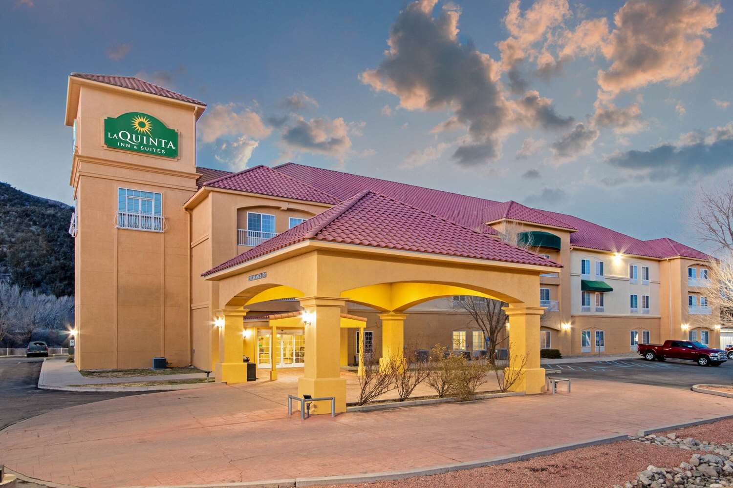 La Quinta Inn & Suites by Wyndham Ruidoso Downs 51/55