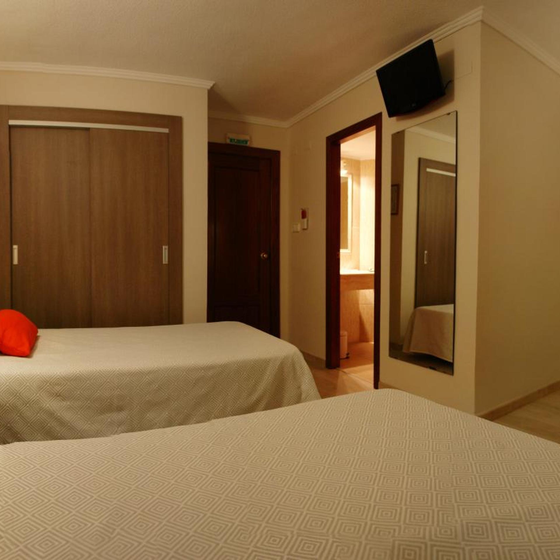 Room, Double Bed