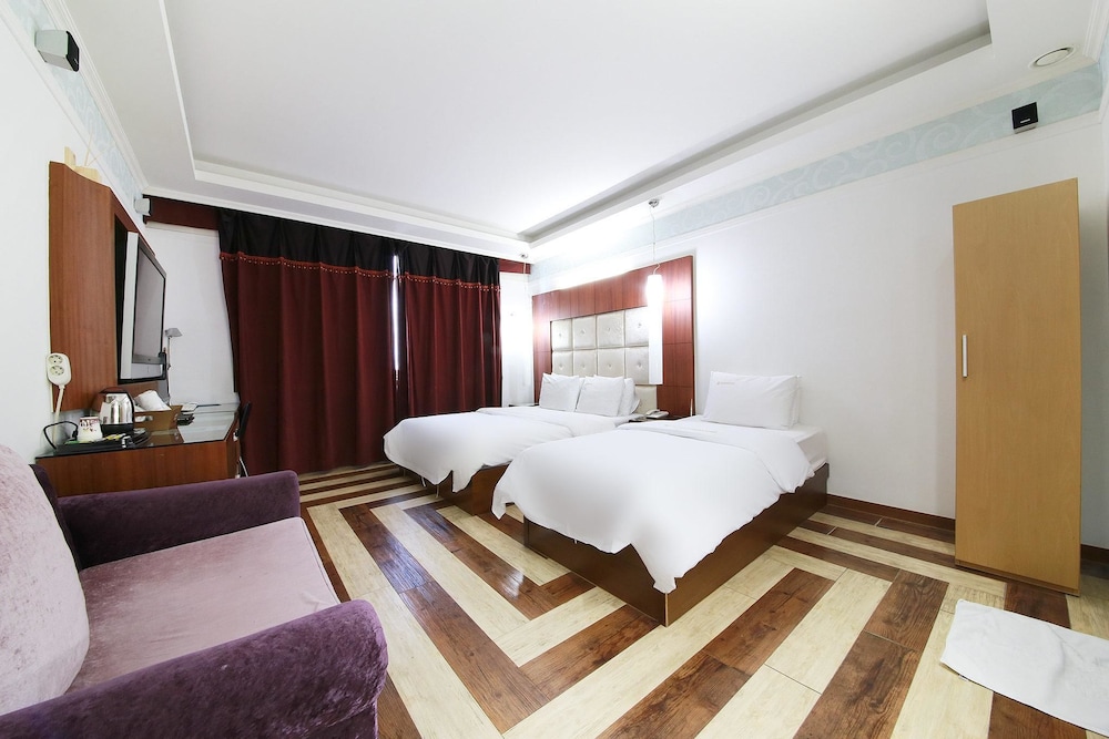 Carlton Hotel 31/62