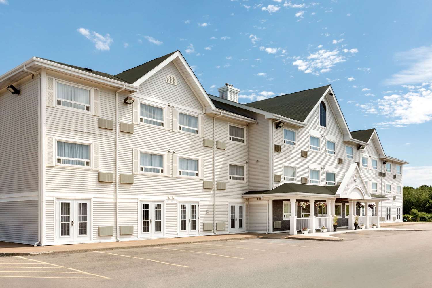 Travelodge Suites by Wyndham New Glasgow 2/11