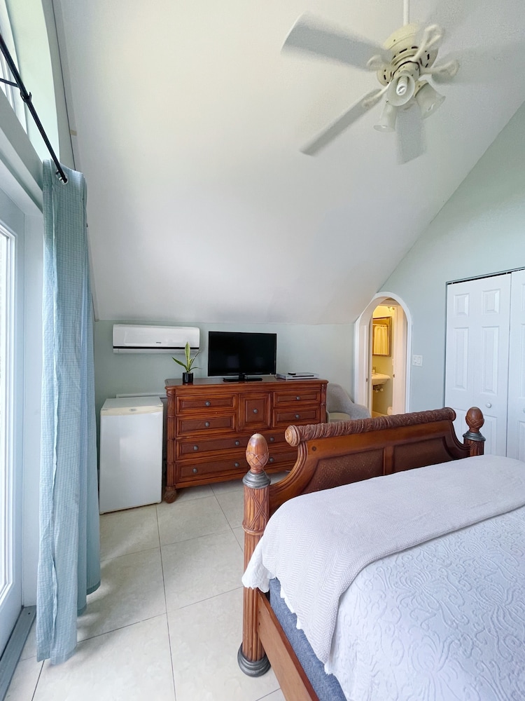 Shangri-La Bed & Breakfast 13/50