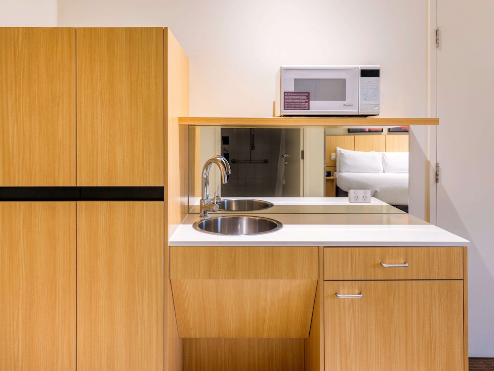 Mercure Brisbane Garden City 57/67