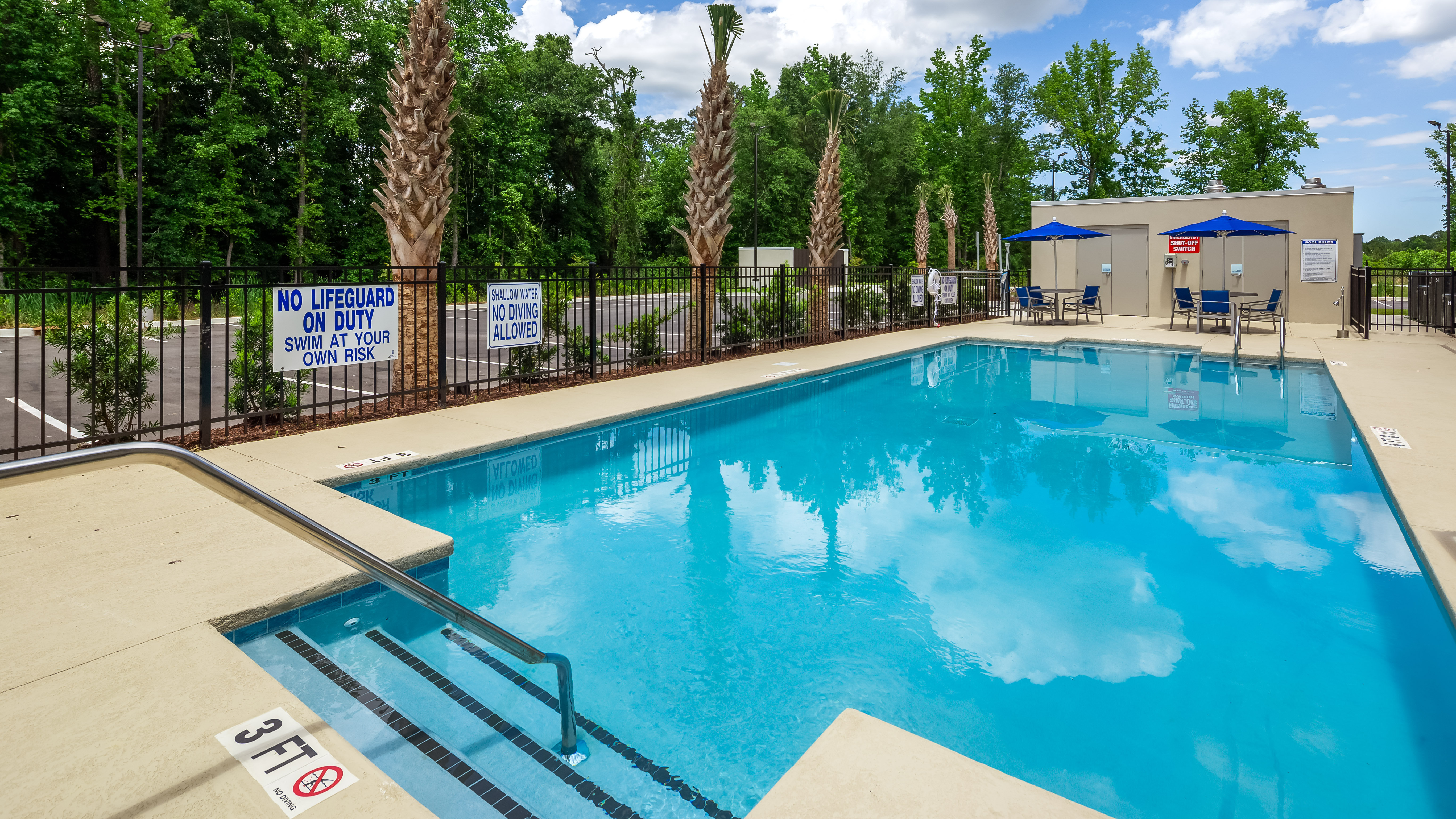 Holiday Inn Express Suites Latta 59/59