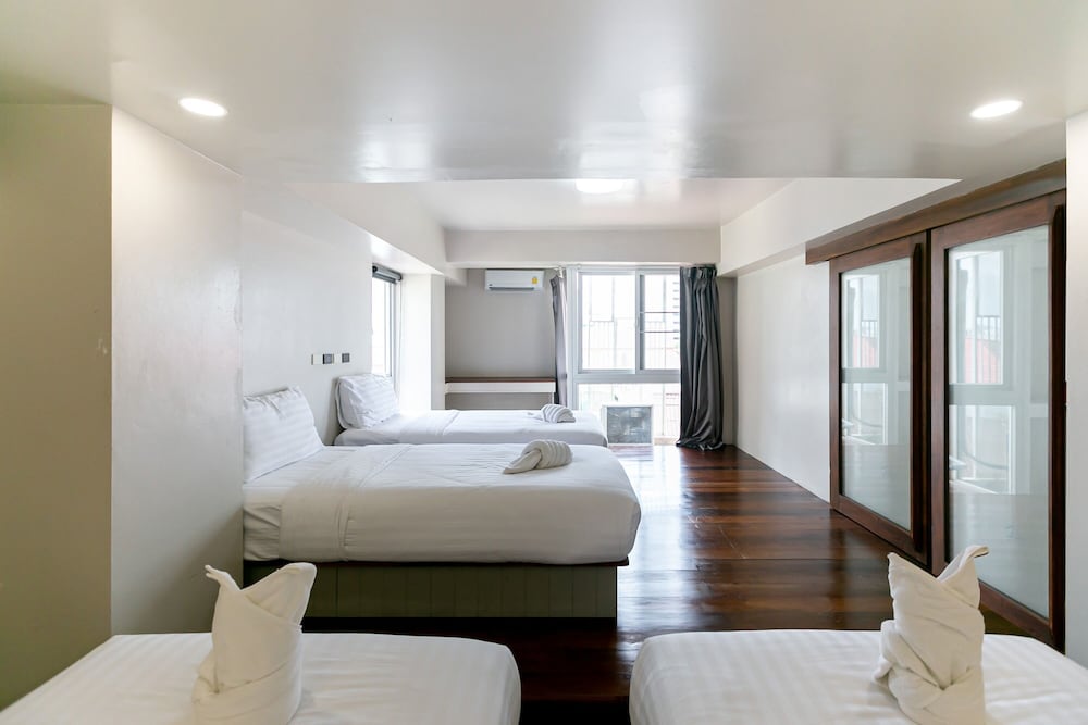 A Sleep Bangkok Sathorn by ZUZU 25/50