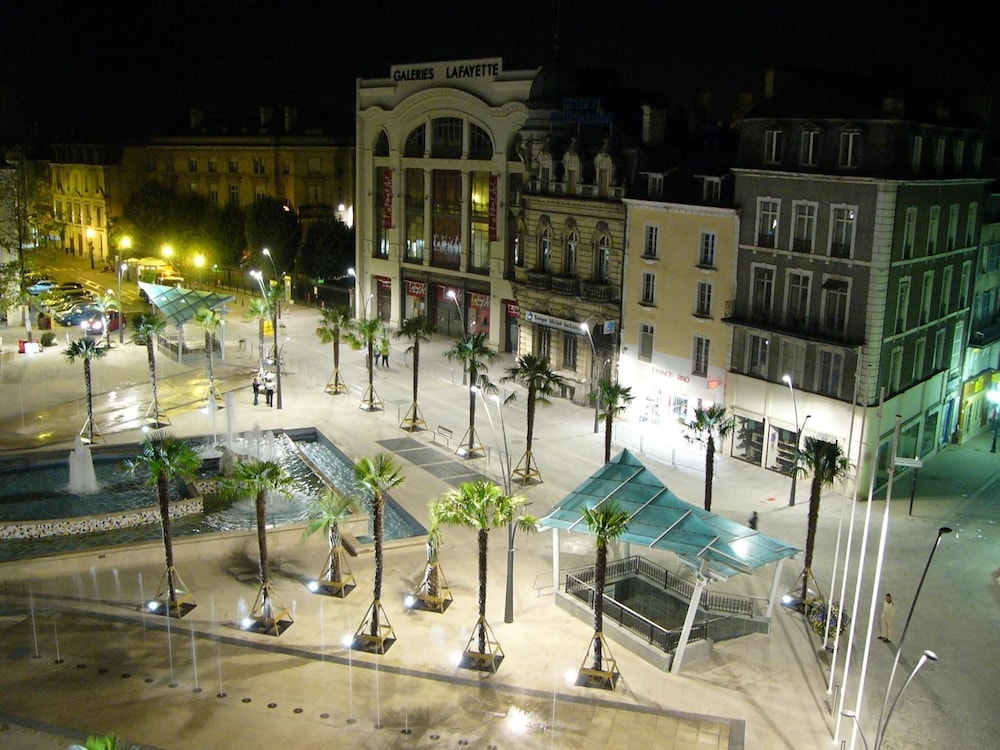 Hotel Le Bourbon 6/40