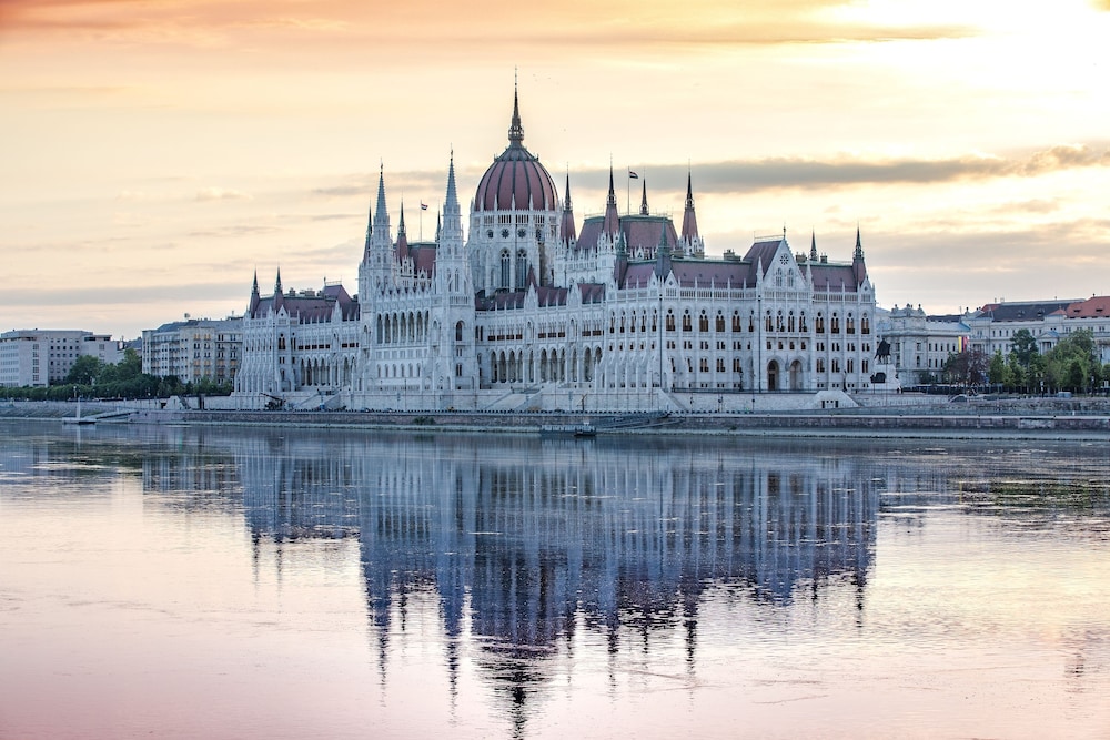 Mercure Budapest City Centre 67/70