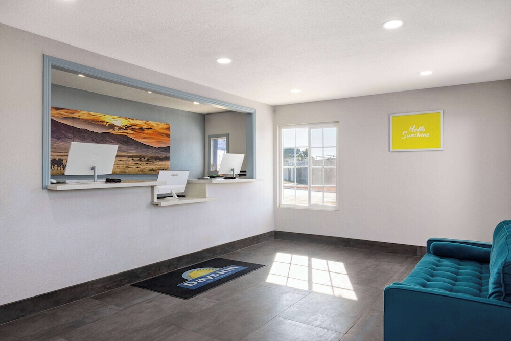 Days Inn By Wyndham Bakersfield Ca 31/55