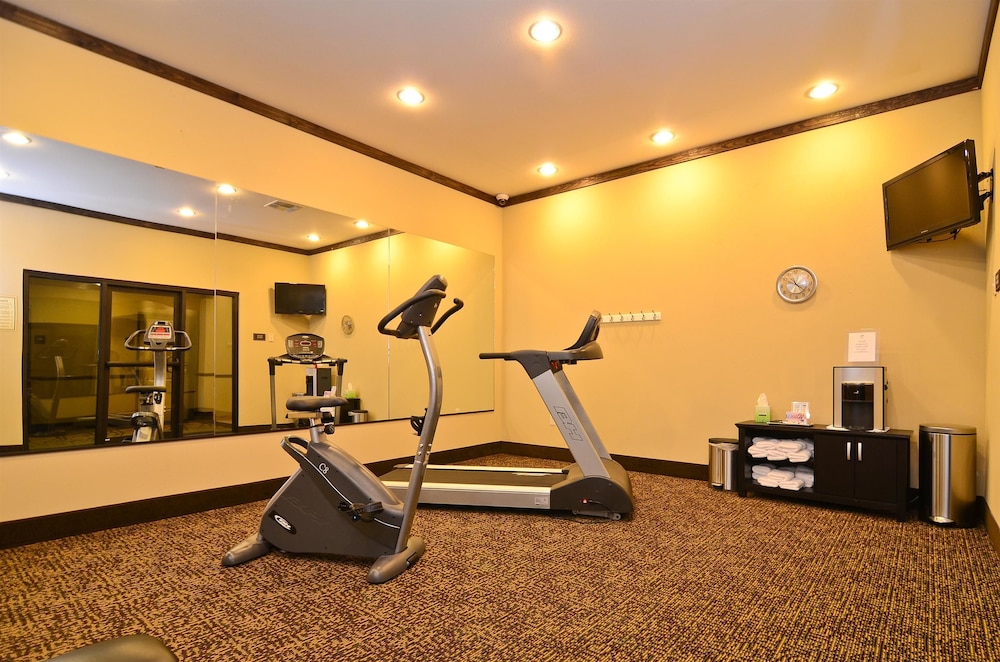 Best Western Plus Emory At Lake Fork Inn And Suites 22/42