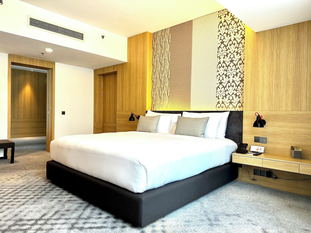 L, Suite, King Bed