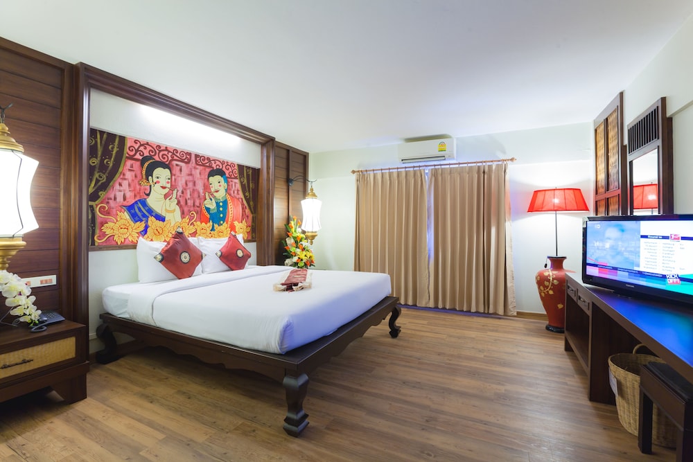 Nak Nakara Hotel 14/74