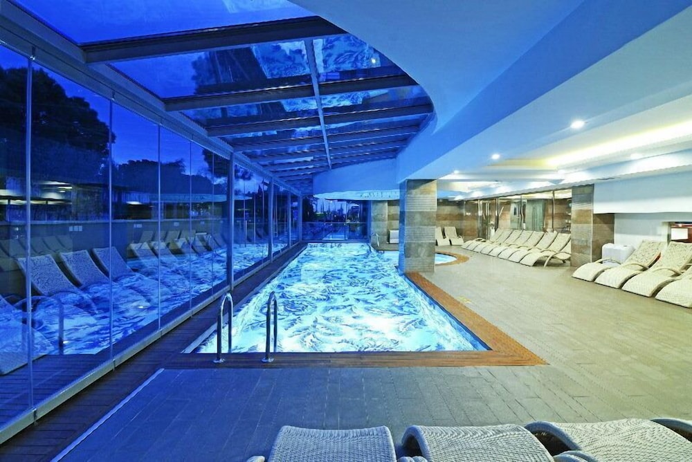 MAIA Luxury Beach Hotel & Spa 22/50