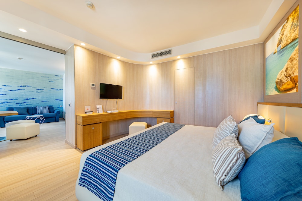 Mercure Olbia Hotel e Spa 18/76
