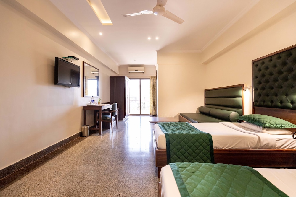 West End Hotel 23/70