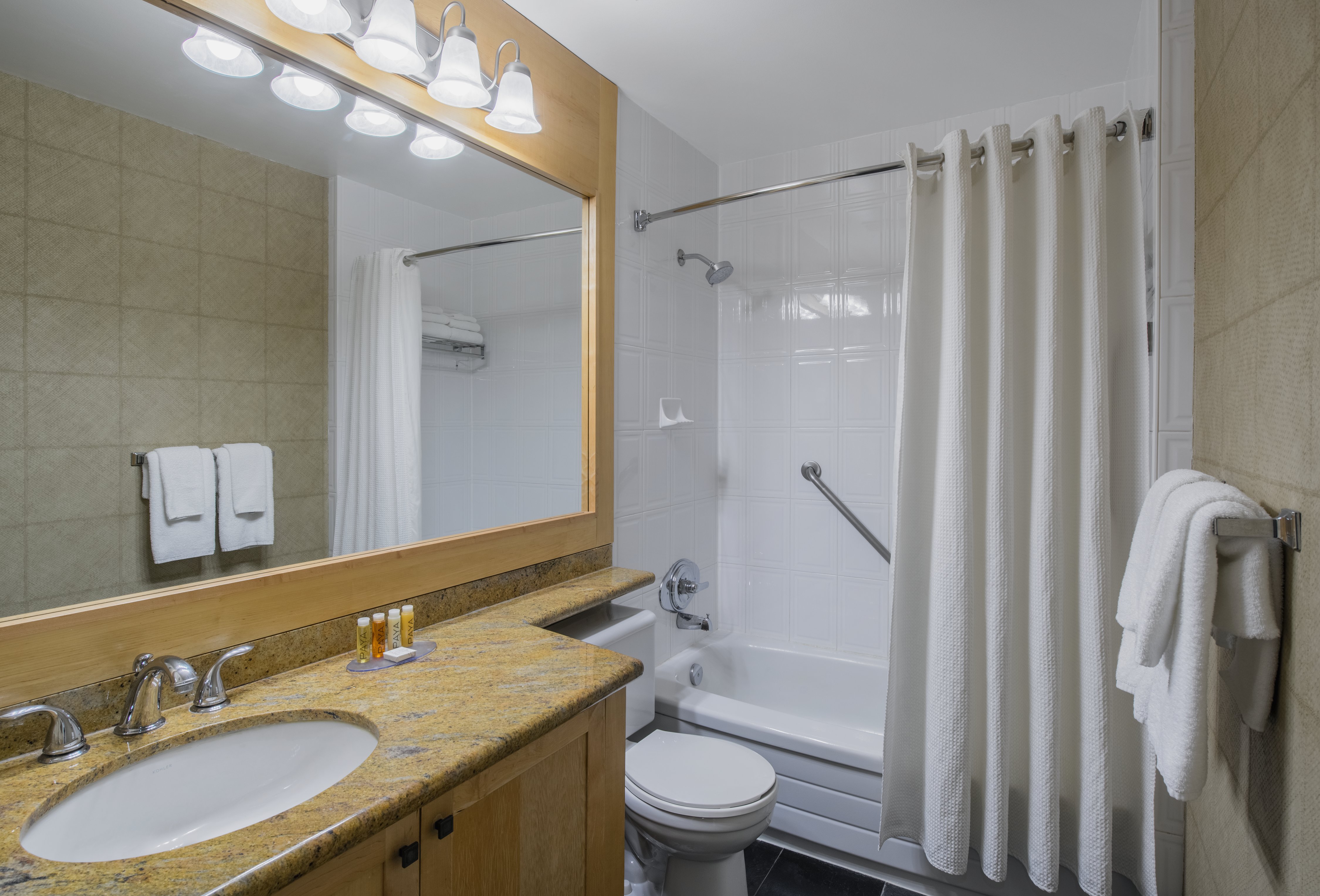 Loft, Superior, Suite