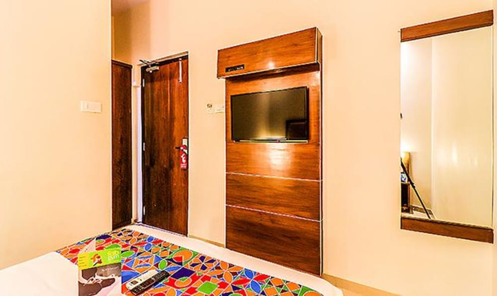 Fabhotel Admiral Andheri 28/31