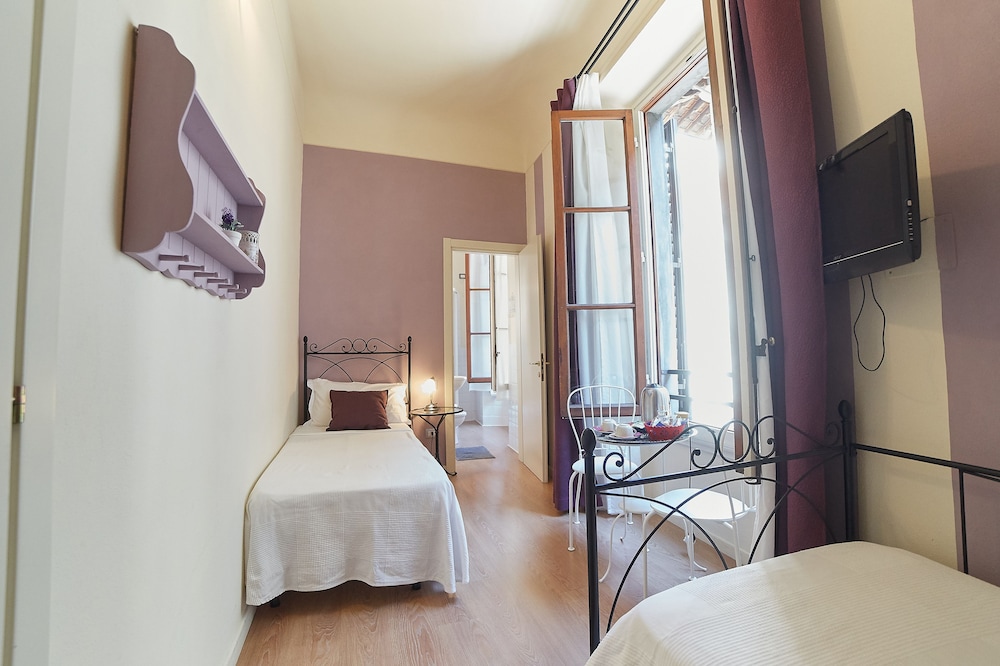STANDARD, TWIN BEDS, DUOMO VIEW