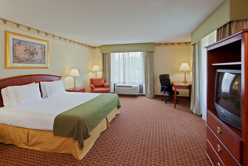 Holiday Inn Express & Suites North East 16/53