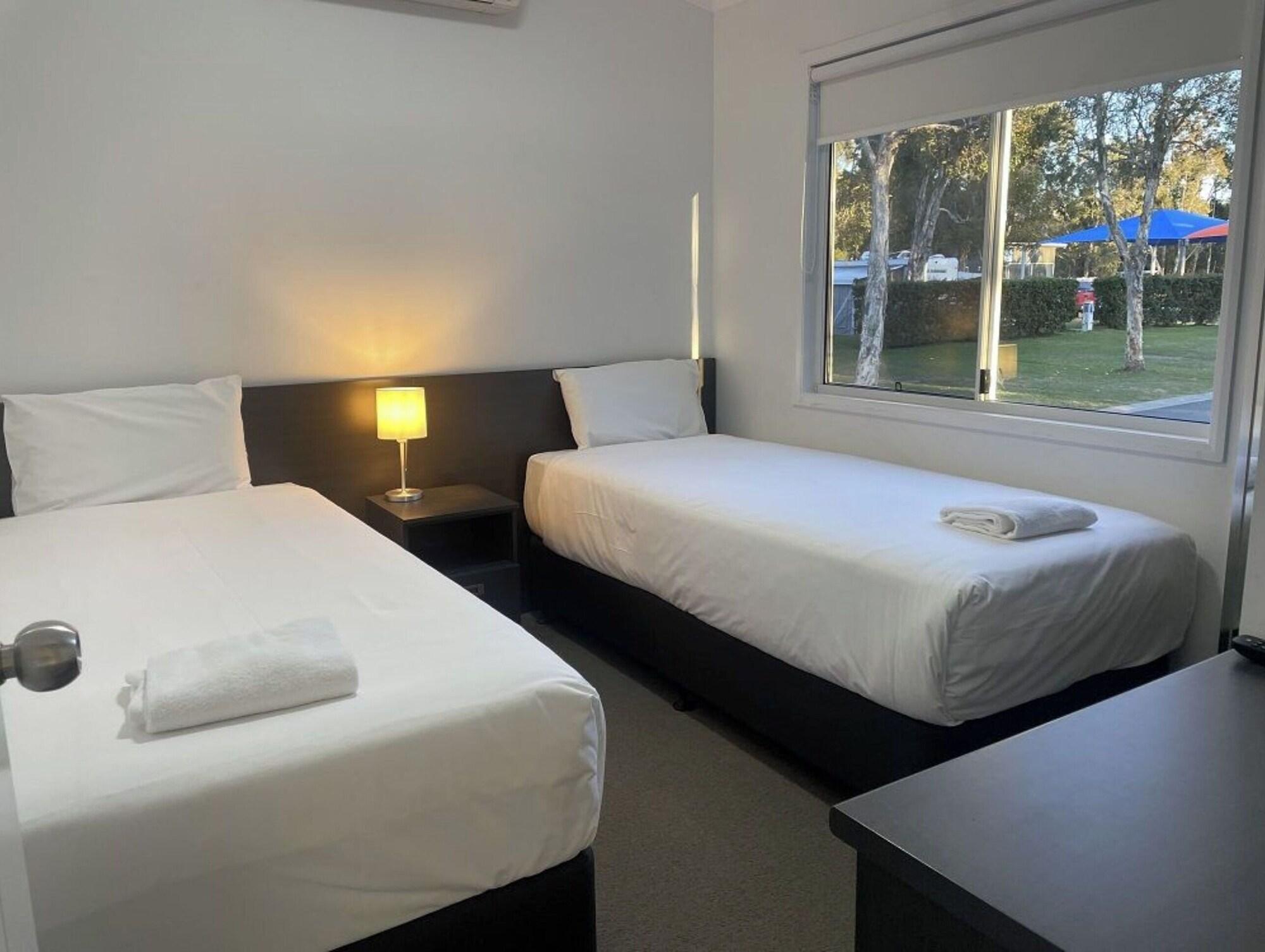 2 Bedrooms, Deluxe, Lake Side