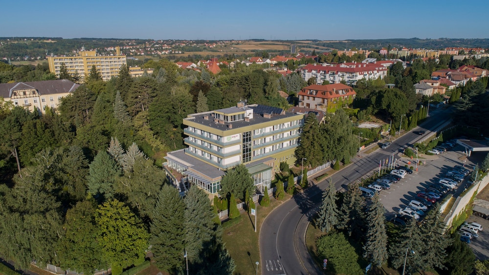 CE Quelle Hotel 37/41