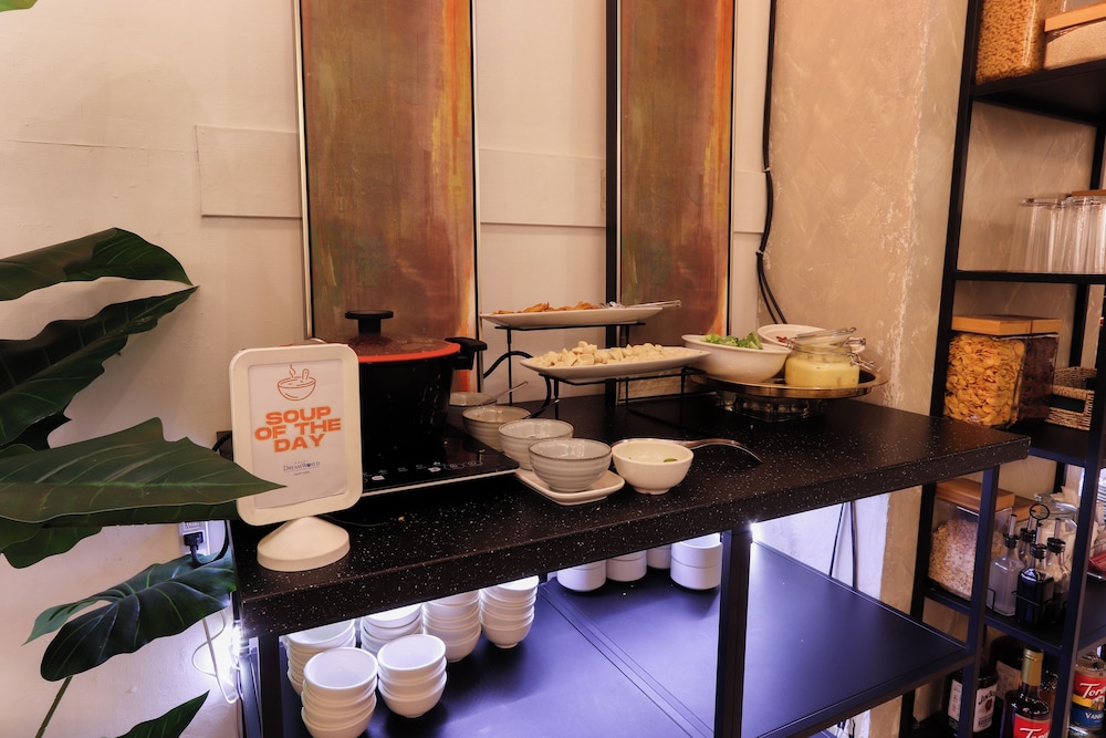 Icon Hotel North Edsa 50/65