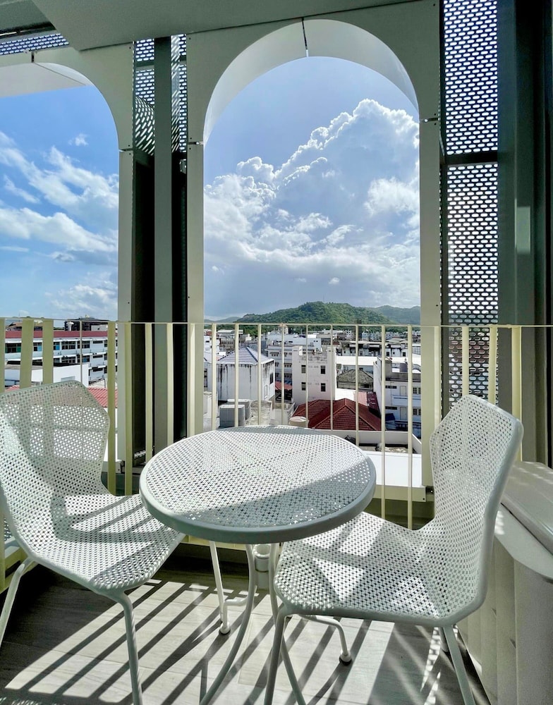 Hub Hua Hin 57 Hotel 54/72