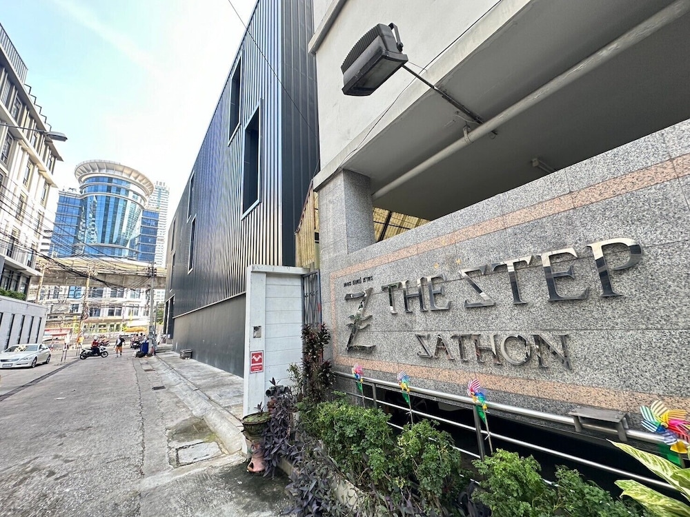 Collection O The Step Sathorn 54/63