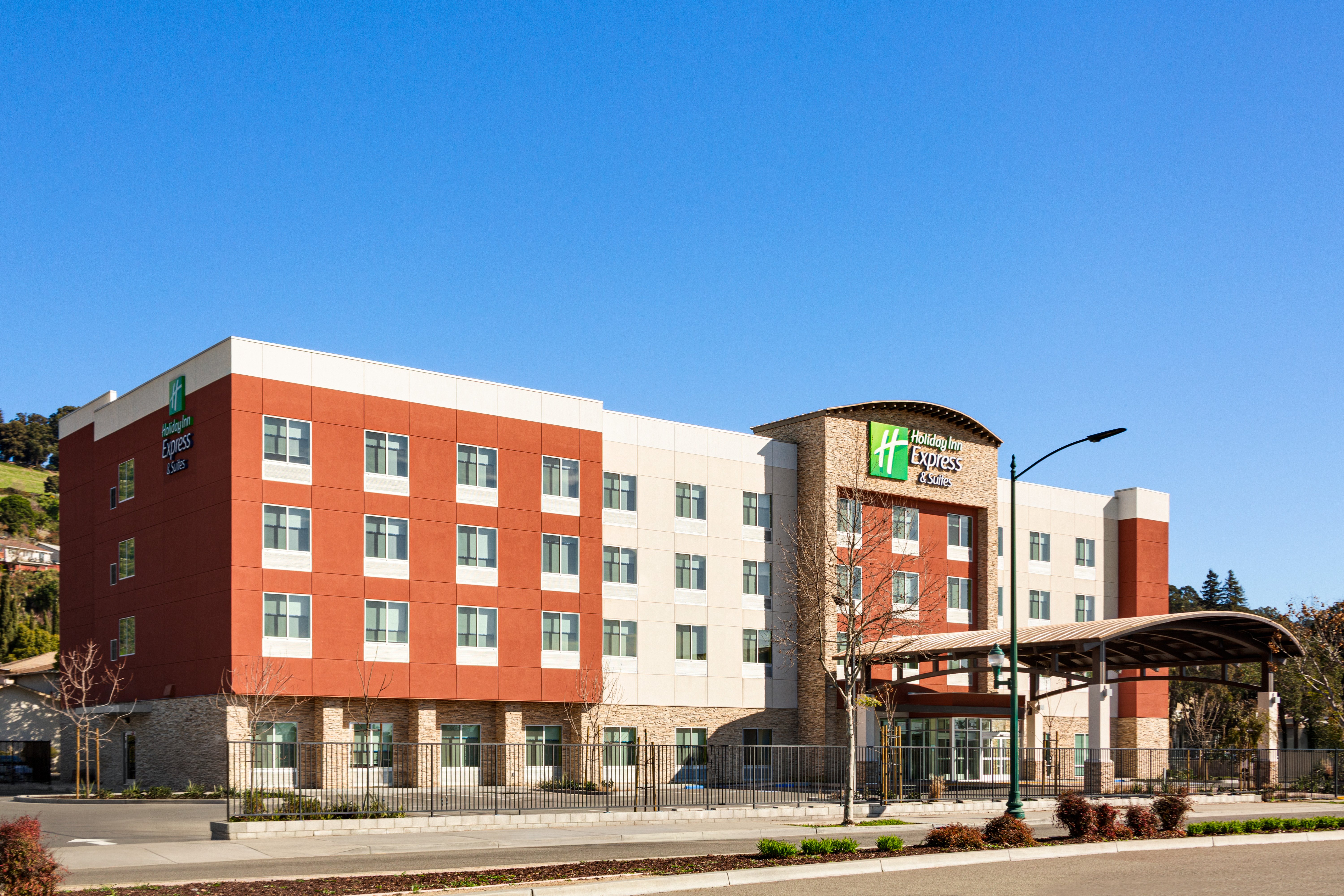 Holiday Inn Express & Suites Hayward - Castro Valley 1/40