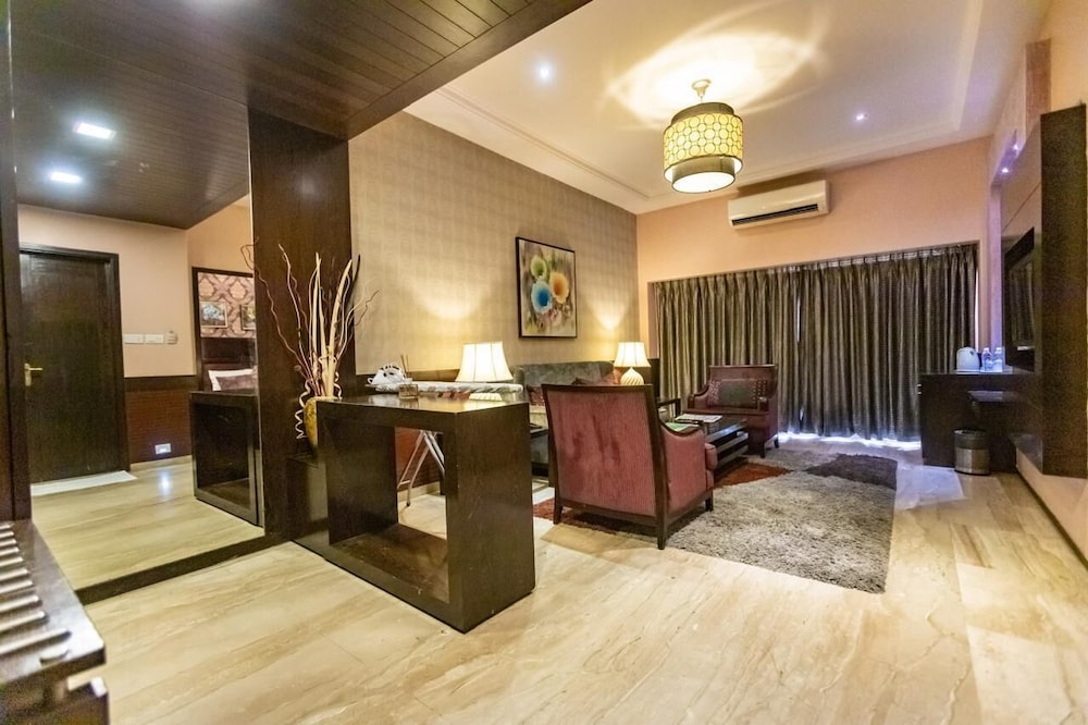 Hotel Express Inn 20/39