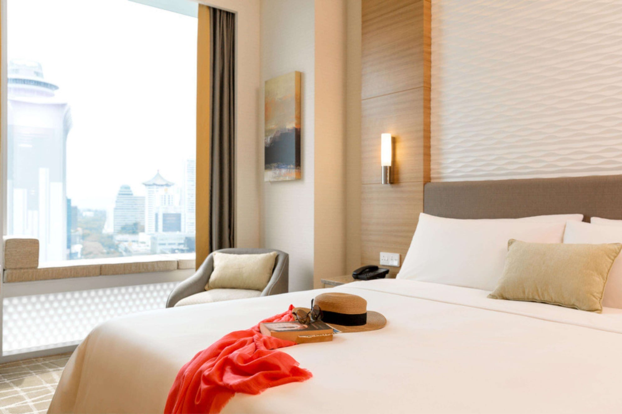 CLUB, DELUXE, KING BED