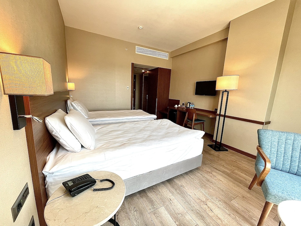 Turkmen Riverside Hotel 14/37
