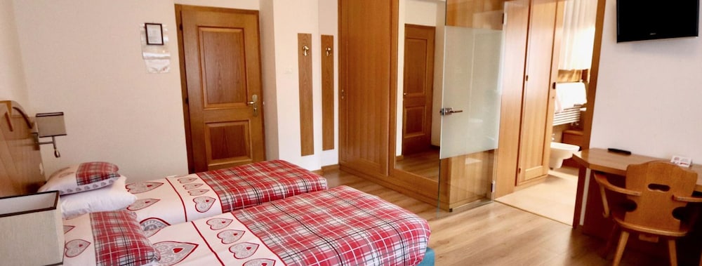 Hotel Pinzolo Dolomiti 46/76