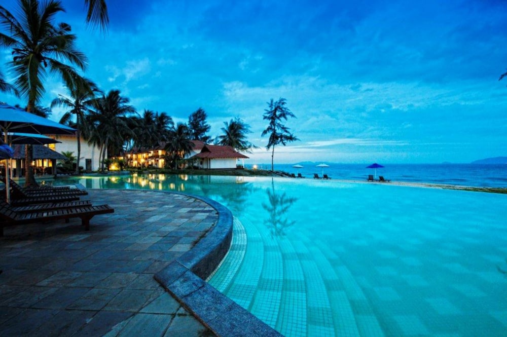 Sutra Beach Resort Spa 46/53