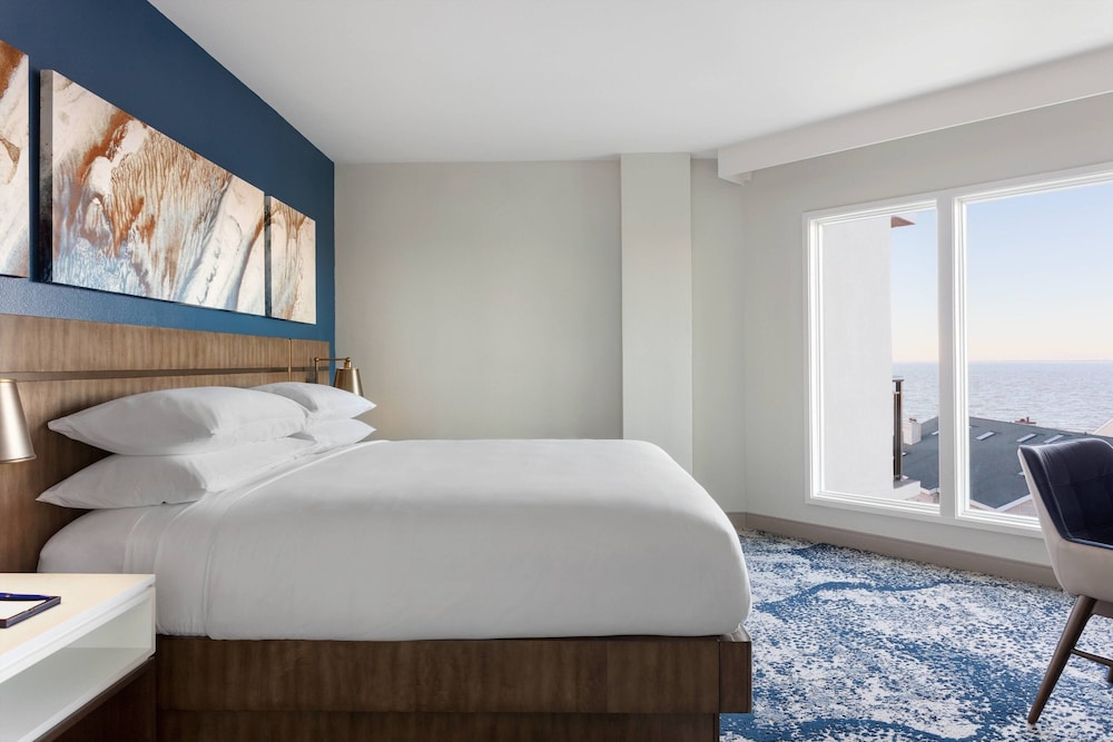 Delta Suites by Marriott Virginia Beach Waterfront 9/46