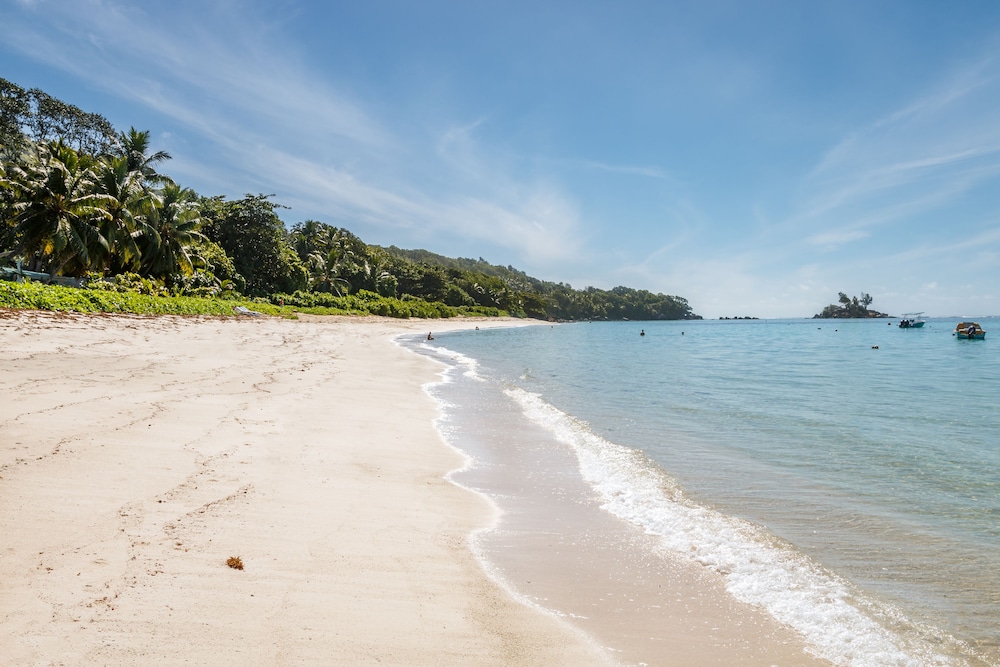 Shanaz Beachside Retreat 24/32