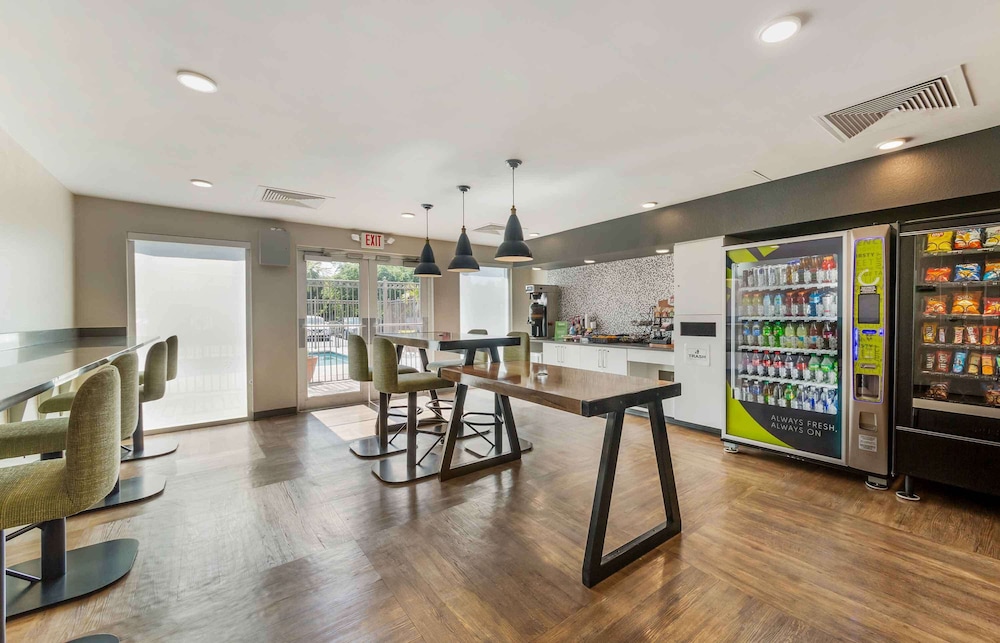 Extended Stay America Miami Airport Doral 25th St 31/56