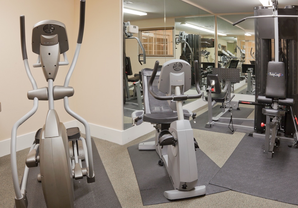 Candlewood Suites Lafayette- River Ranch 28/58