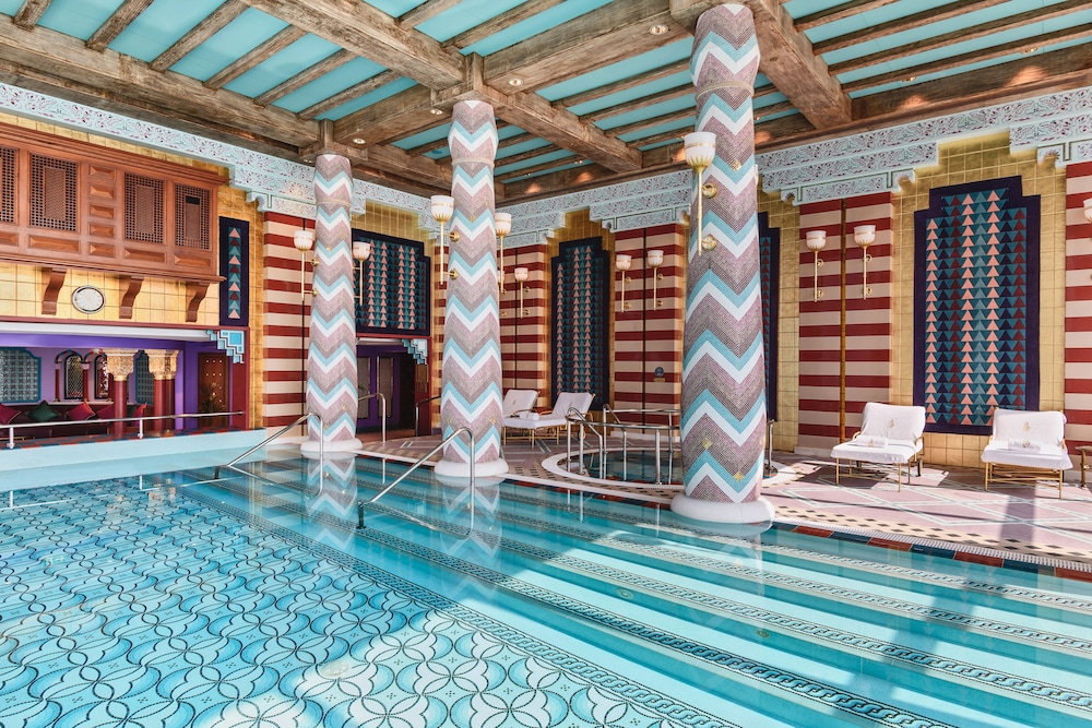 swimming pool spa