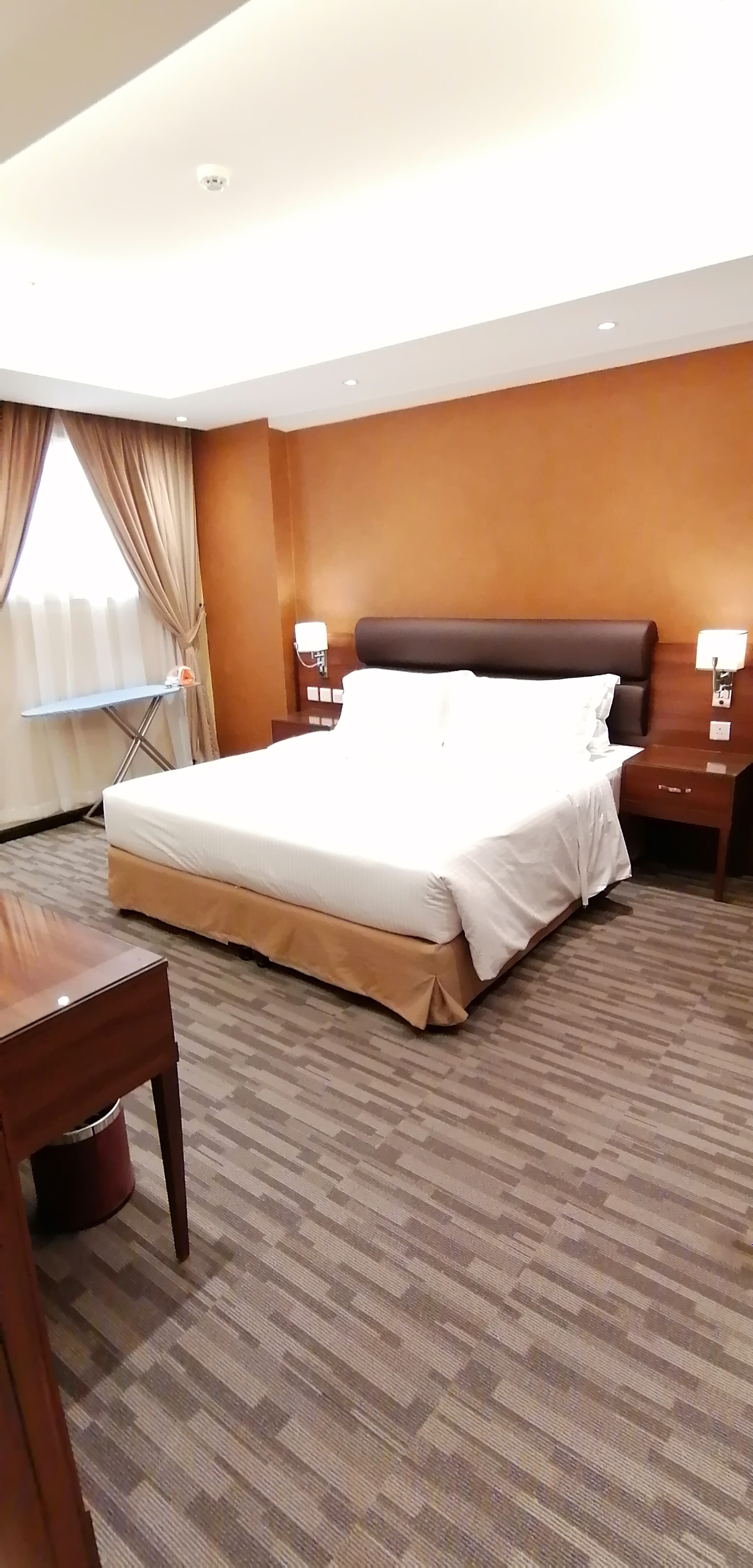 ONE BEDROOM APARTMENT