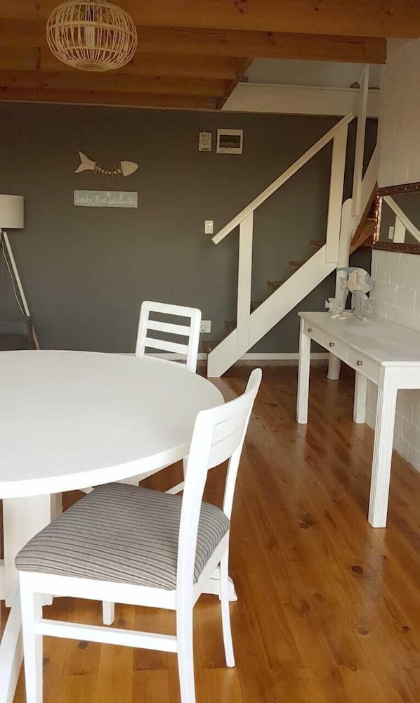 West Coast GuestHouse 3/50
