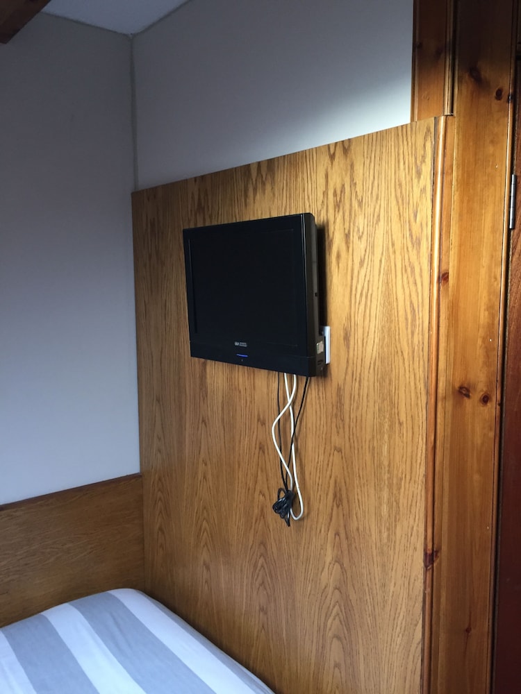 Edinburgh House Hotel 6/50