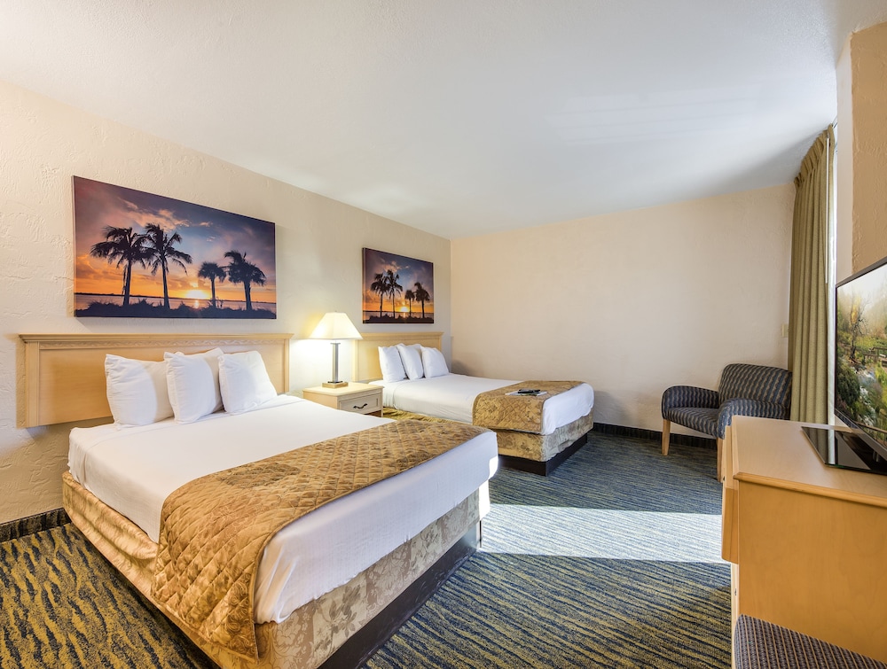Beachside Hotel 16/60