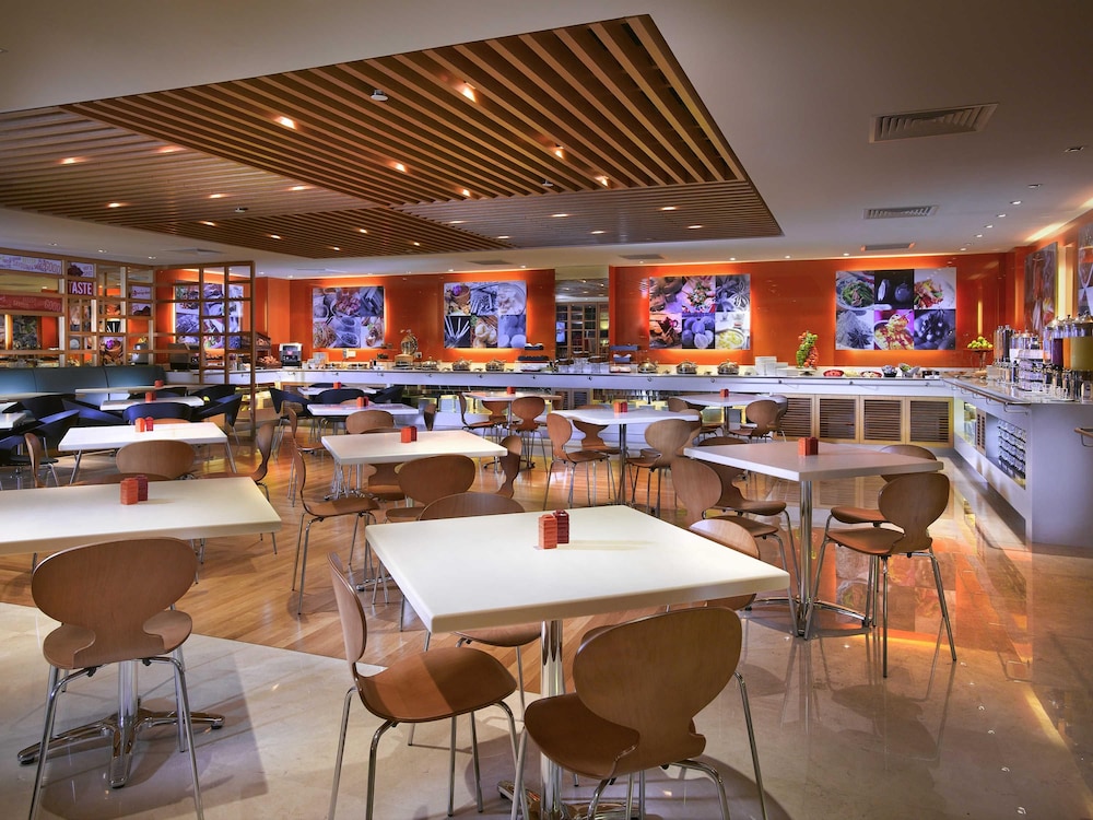 Ibis Singapore on Bencoolen 52/70