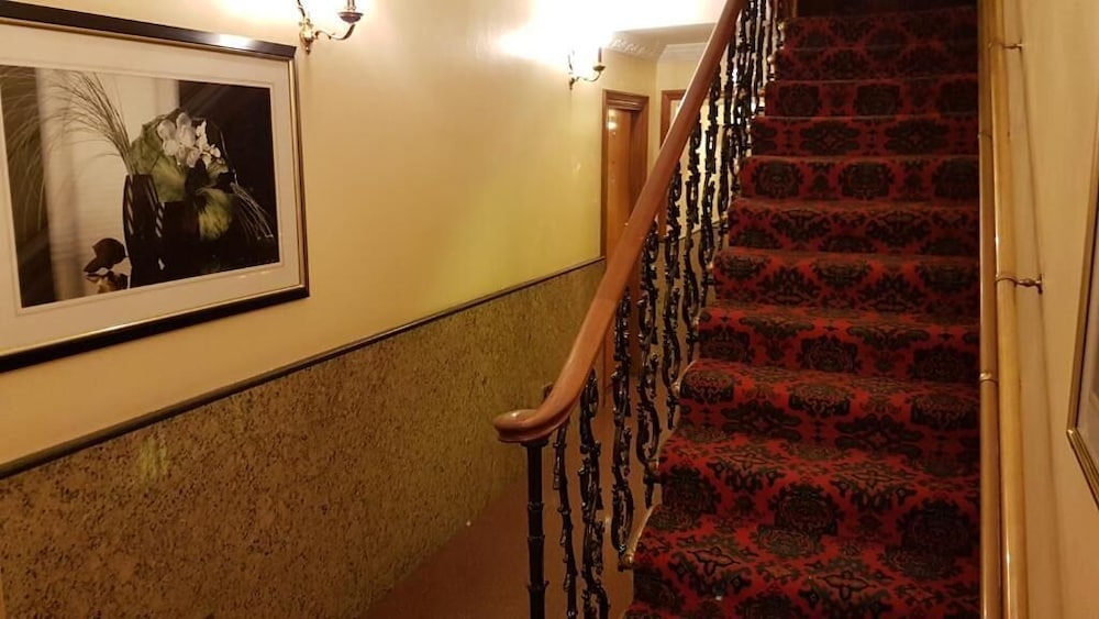 Westpoint Hotel 25/50