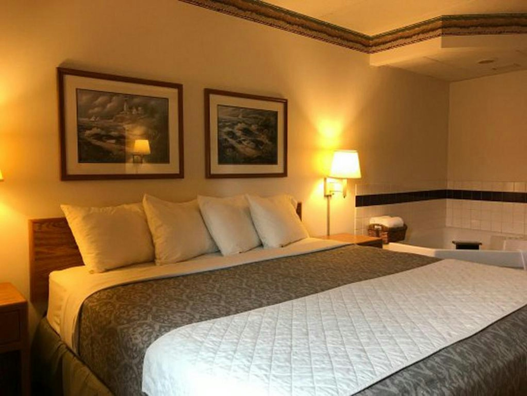 Fairbridge Inn Suites In Thorp Wi 11/47