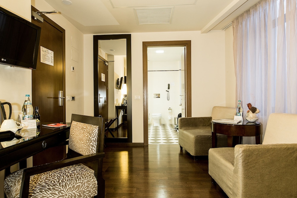 Europa Royale Bucharest Hotel 60/77