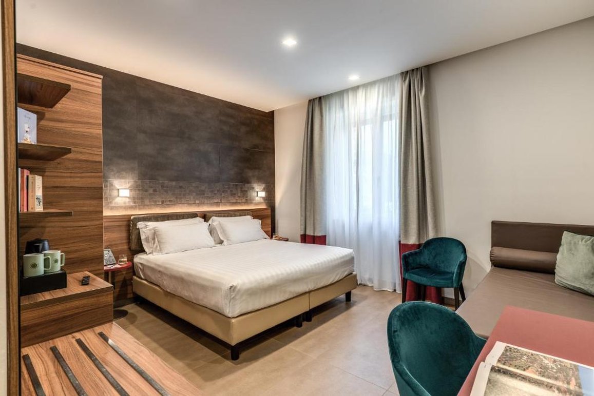 Adoro Hotel 26/72